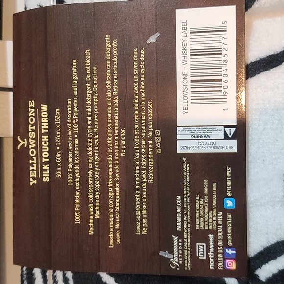 Yellowstone Dutton Ranch Silk Touch Throw Blanket 50x60" NWT - Picture 5 of 7